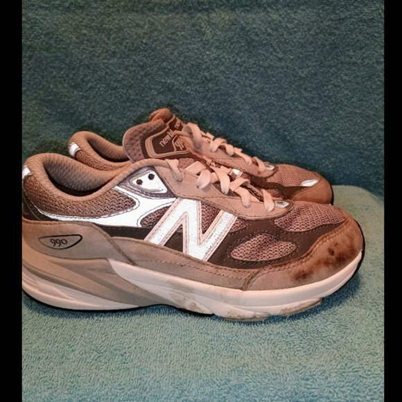 New Balance 990v6 in kids size 2 - Picture 4 of 6